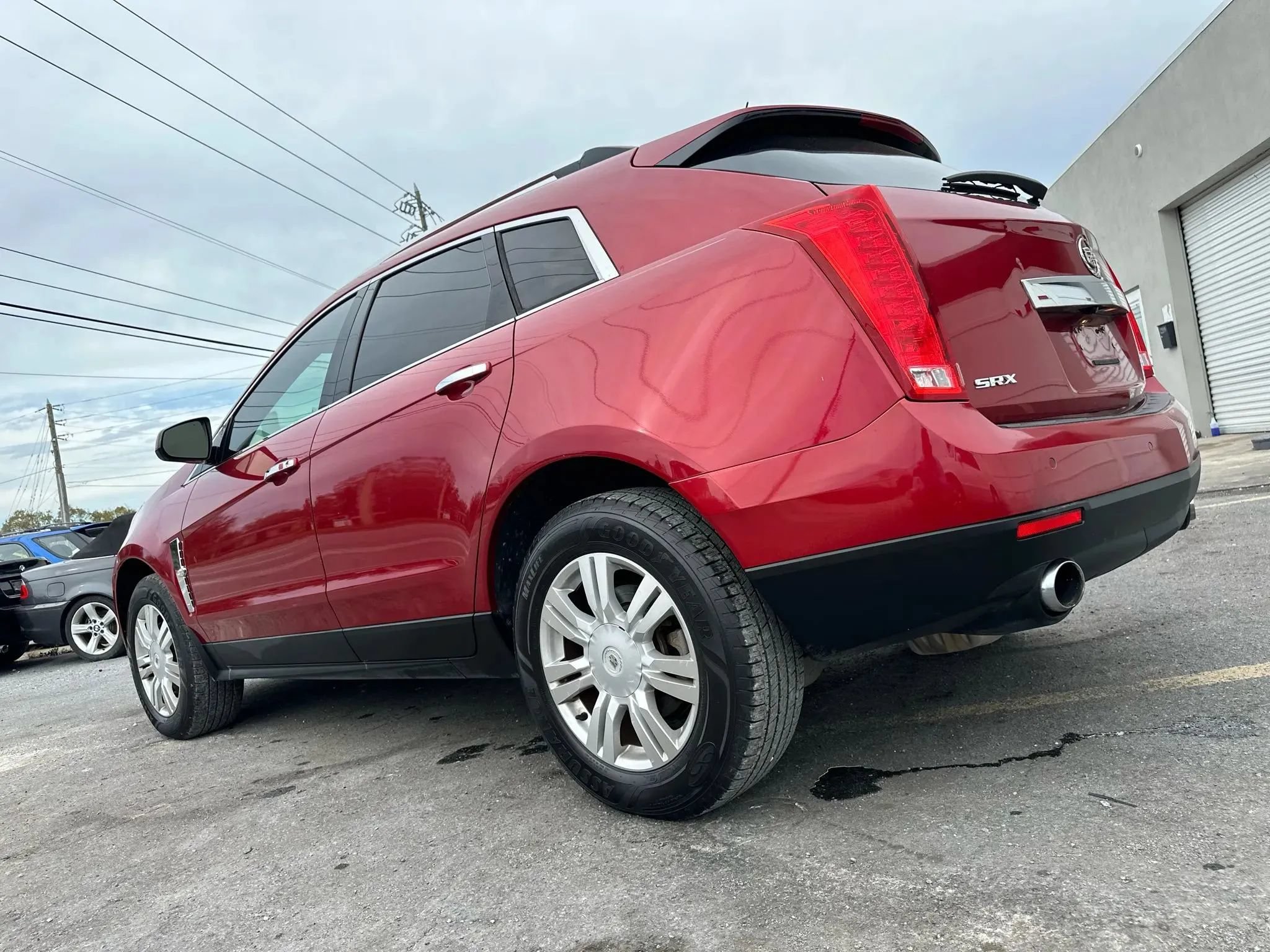 Used 2012 Cadillac SRX Luxury FWD image 3