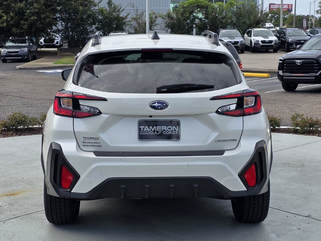 Used 2024 Subaru Crosstrek 2.0i Premium AWD/4WD image 3