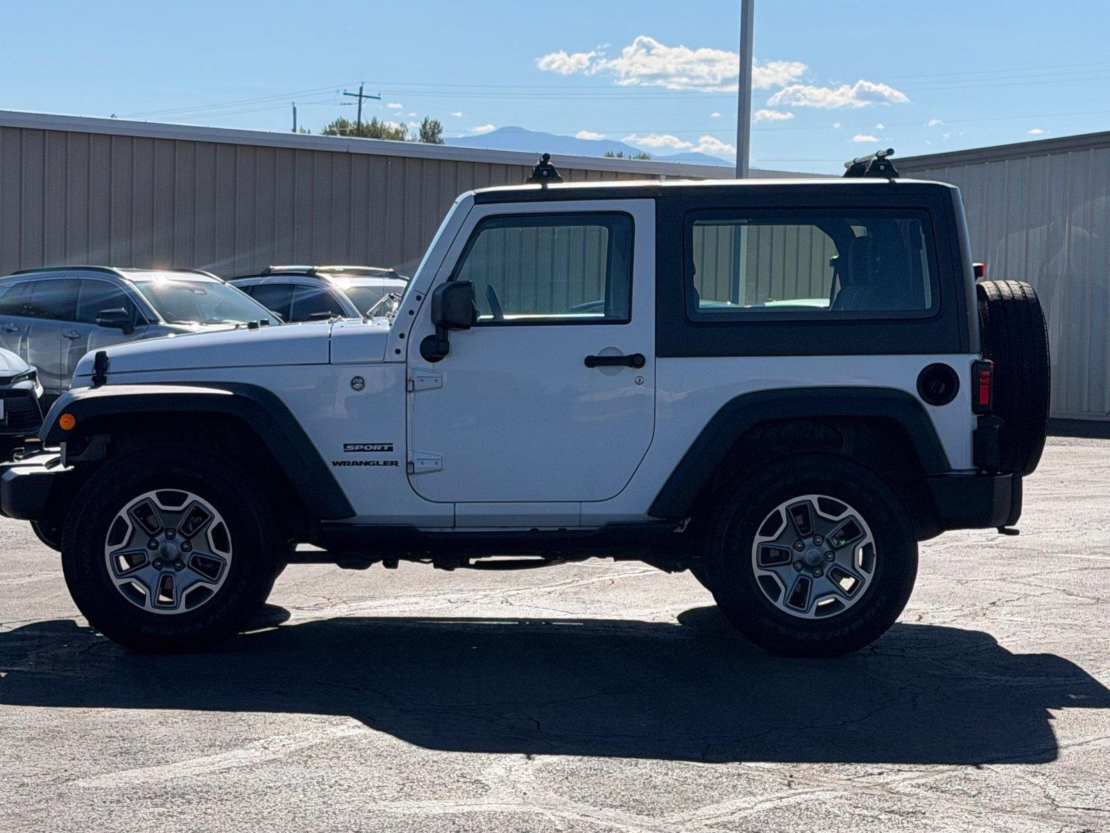 Used 2016 Jeep Wrangler Sport AWD/4WD image 4