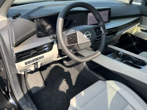 Certified 2025 Nissan Murano SL w/ Cargo Package image 16