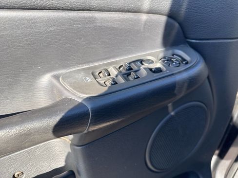 Used 2004 Dodge Ram 1500 Truck SLT image 7