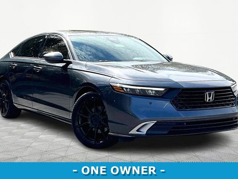 Used 2023 Honda Accord Touring image 3