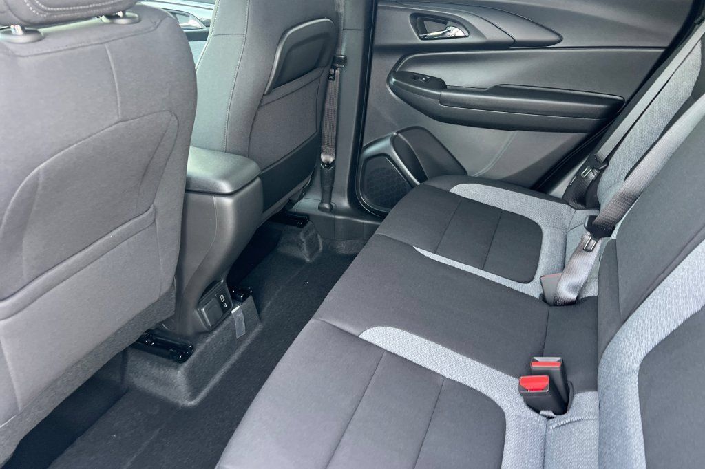 New 2026 Chevrolet TrailBlazer LT w/ Convenience Package FWD image 9