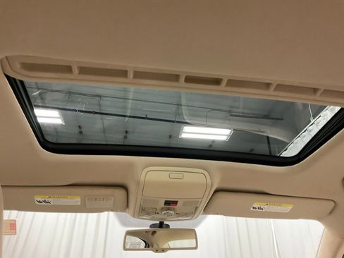 Used 2015 Volkswagen Passat TDI SEL Premium image 37