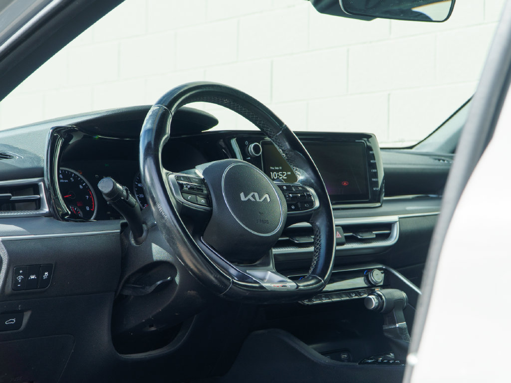 Used 2022 Kia K5 GT-Line AWD/4WD image 4