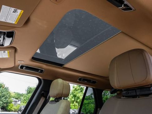New 2026 Land Rover Range Rover SE AWD/4WD image 5