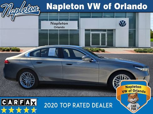 Used 2024 BMW 530i xDrive 530i xDrive image 3