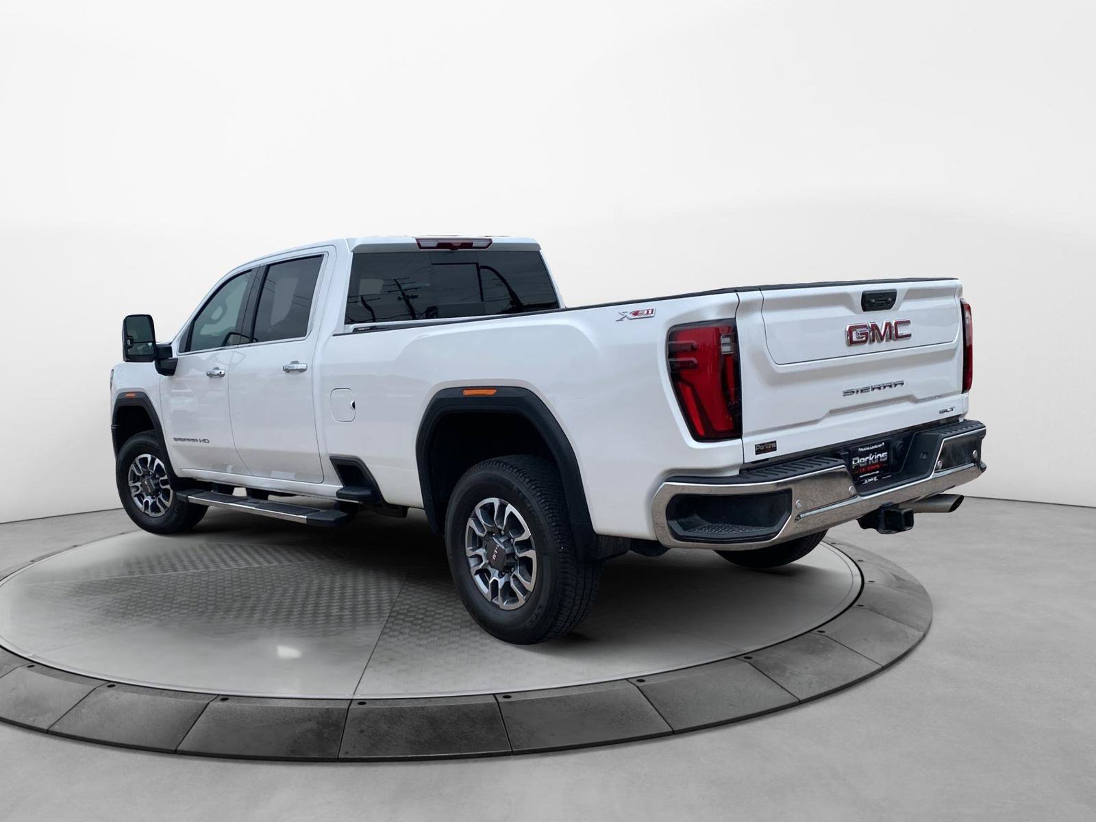 Used 2024 GMC Sierra 2500 SLT w/ SLT Premium Package AWD/4WD image 7
