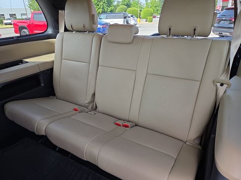 Used 2014 Toyota Sequoia Platinum RWD image 10