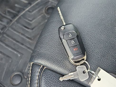 Used 2022 Ford F350 Lariat w/ FX4 Off-Road Package image 36