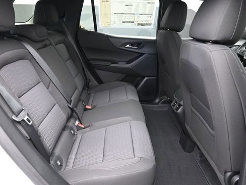 New 2026 Chevrolet Equinox LT w/ Safety and Technology Package FWD image 32
