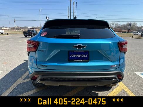 Used 2025 Chevrolet Trax RS w/ Driver Confidence Package image 5