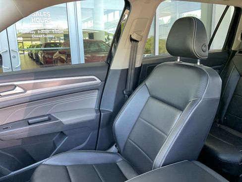 Used 2022 Volkswagen Atlas SEL R-Line AWD/4WD image 32