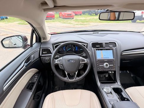 Used 2018 Ford Fusion Titanium FWD image 26