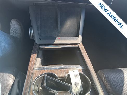 Used 2022 Tesla Model X image 25