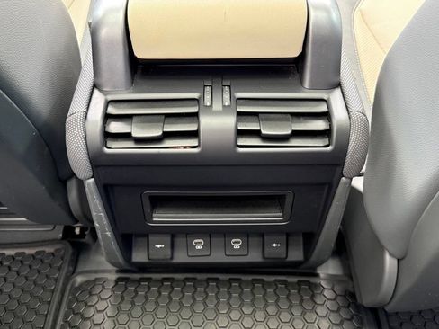 Certified 2022 Land Rover Defender 90 X-Dynamic SE AWD/4WD image 34