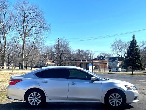 Used 2016 Nissan Altima 2.5 S w/ Power Driver Seat Package FWD image 39