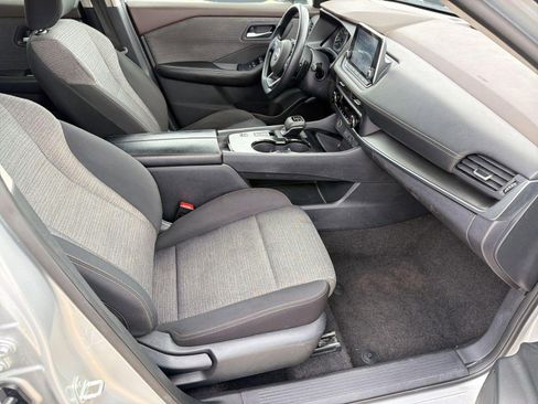 Used 2023 Nissan Rogue SV image 29