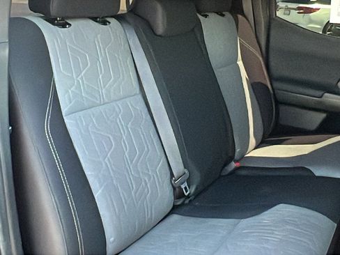 Used 2022 Toyota Tacoma 2WD Double Cab image 22