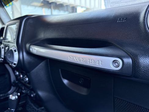 Used 2015 Jeep Wrangler Unlimited Rubicon w/ Connectivity Group image 42