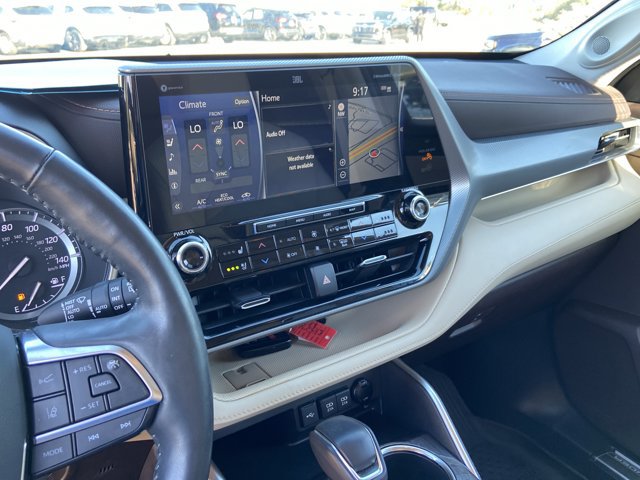 Used 2021 Toyota Highlander Platinum AWD/4WD image 36