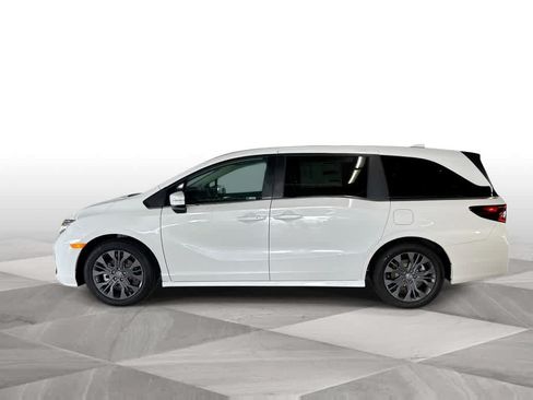 New 2026 Honda Odyssey Touring image 5