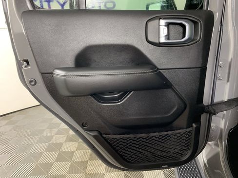 Used 2023 Jeep Gladiator Overland w/ LED Lighting Group image 29