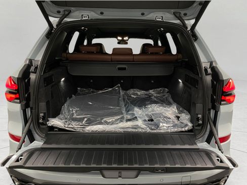 New 2026 BMW X5 xDrive40i w/ M Sport Package AWD/4WD image 7