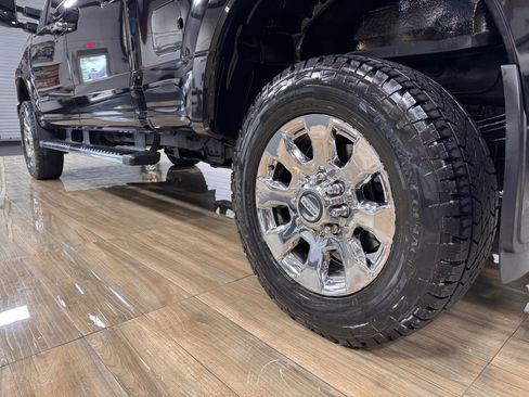 Used 2018 Ford F250 Lariat w/ Lariat Ultimate Package image 10