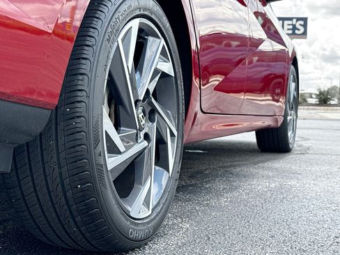Certified 2025 Hyundai Elantra Sport FWD image 15