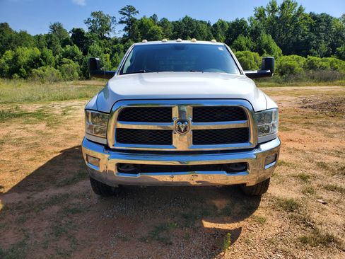 Used 2018 RAM 3500 Tradesman w/ Chrome Appearance Group image 21