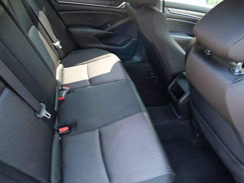 Used 2018 Honda Accord LX image 22