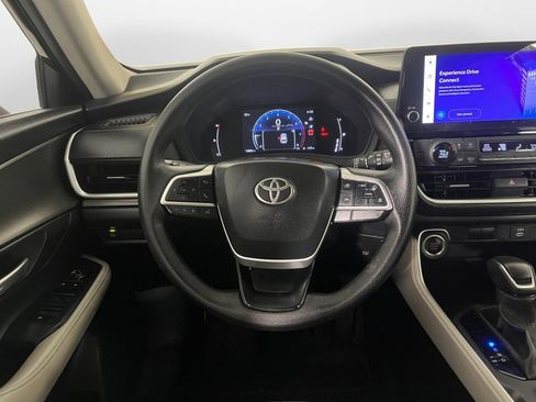 Used 2025 Toyota Grand Highlander FWD image 12