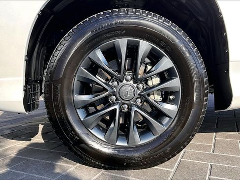Used 2023 Lexus GX 460 Premium w/ Premium Package AWD/4WD image 9