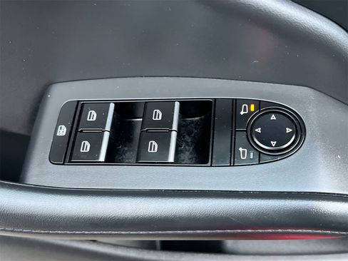 Used 2023 MAZDA MAZDA3 s image 17