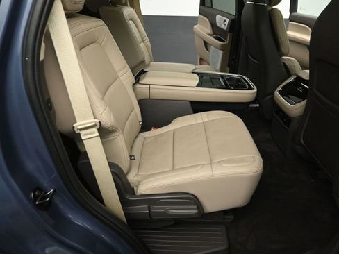 Certified 2023 Lincoln Navigator Reserve AWD/4WD image 27