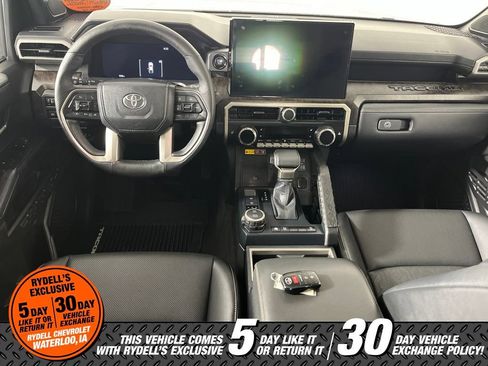 Used 2024 Toyota Tacoma Limited w/ Limited Package (LT) AWD/4WD image 19