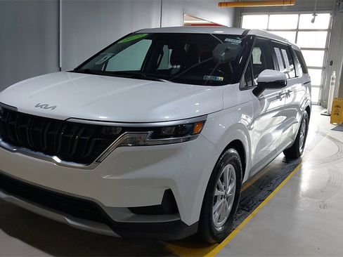 Used 2022 Kia Carnival LX image 18