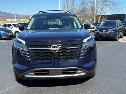 New 2026 Nissan Pathfinder Platinum image 4