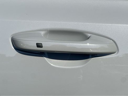 New 2026 Kia Sorento S w/ S Panoramic Sunroof Package FWD image 16
