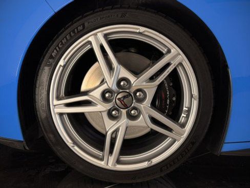 Used 2024 Chevrolet Corvette Stingray Premium Cpe w/ Z51 Performance Package image 28