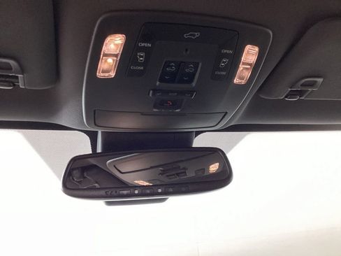 Used 2024 Toyota Sienna Limited AWD/4WD image 17