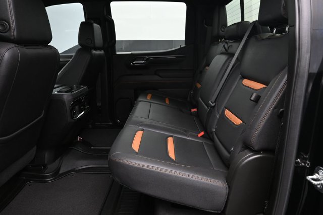 Used 2025 GMC Sierra 1500 AT4 w/ AT4 Premium Package AWD/4WD image 11