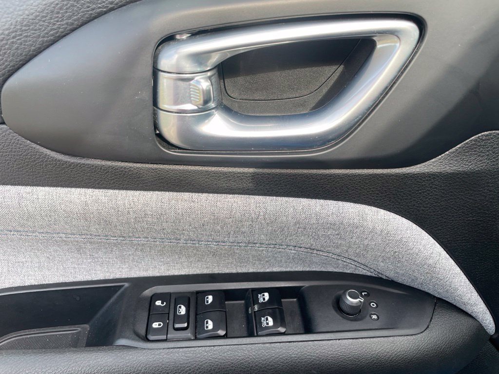 Used 2024 Jeep Compass Latitude AWD/4WD image 18