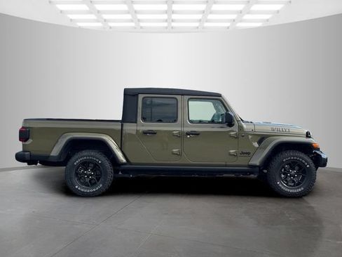 Certified 2025 Jeep Gladiator Mojave AWD/4WD image 8