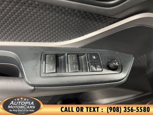 Used 2022 Toyota C-HR XLE FWD image 20