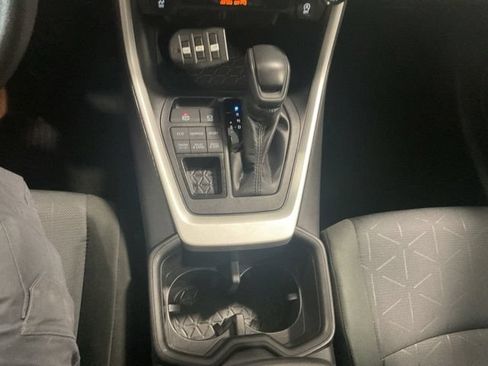 Used 2025 Toyota RAV4 XLE AWD/4WD image 15