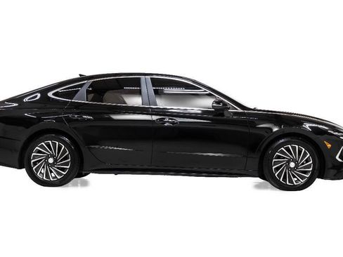 Used 2022 Hyundai Sonata Limited FWD image 3