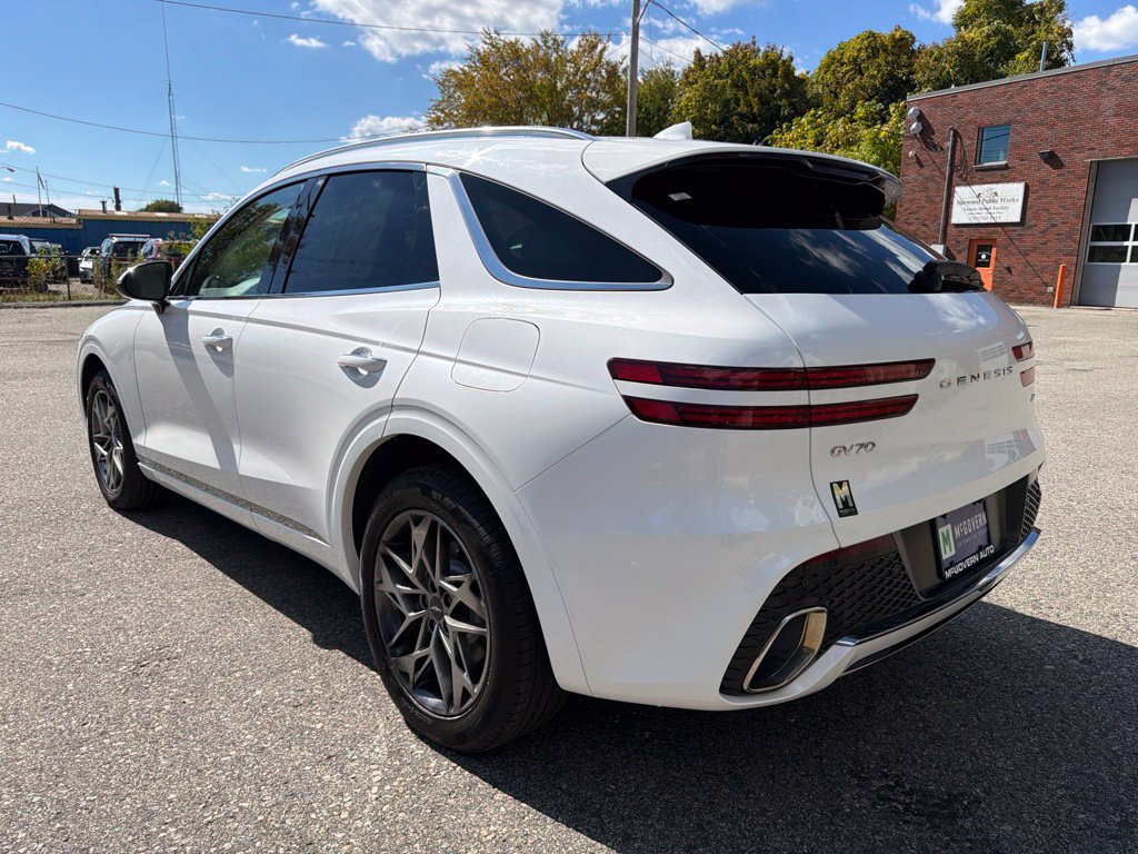 Used 2022 Genesis GV70 2.5T w/ Select Package AWD/4WD image 4