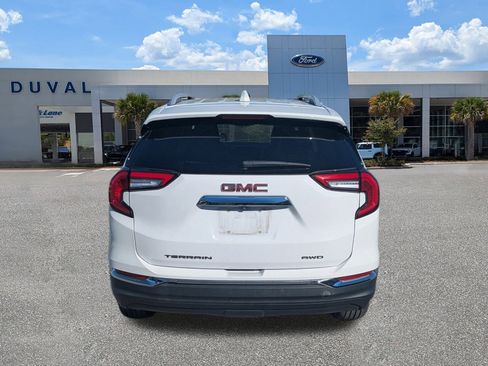 Used 2023 GMC Terrain SLT image 5